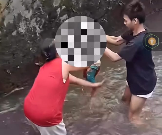 
					Terjatuh, Balita Tewas di Aliran Sungai Cipinang Jakarta Timur
