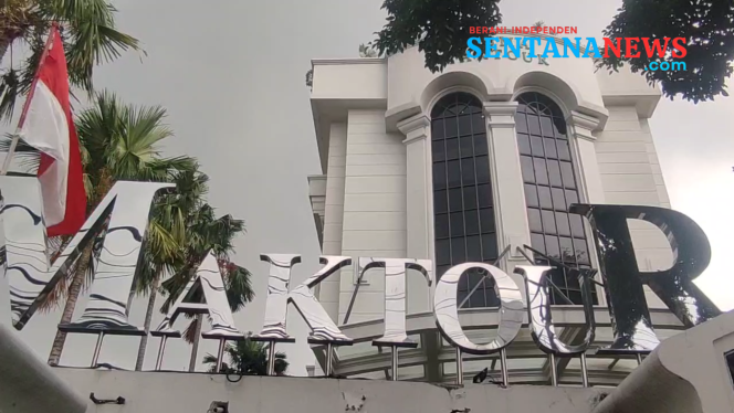 
					Breaking News! KPK Geledah Kantor Maktour di Jakarta Timur