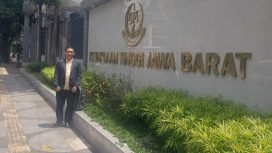 FOTO : Kuasa hukum pemilik lahan, Suhendro, Amirulah