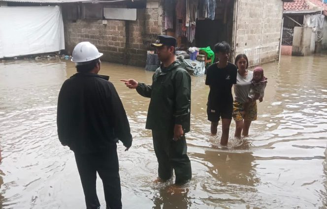 
					Banjir Satu Meter Kembali Rendam Cakung Barat, Warga Menunggu Solusi Permanen