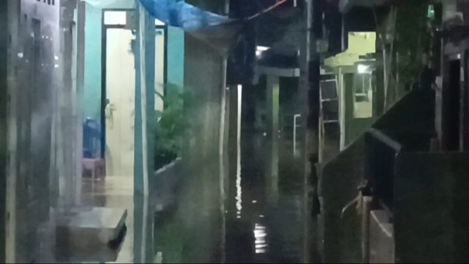 
					Banjir Kebon Pala Serang Anak-anak, Enam Balita Jatuh Sakit