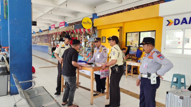 Loket Bayangan di Terminal Kampung Rambutan Ditertibkan 