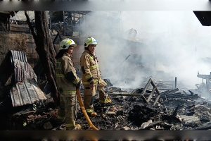 Lima Kontrakan dan Lapak di Jatinegara Ludes Terbakar