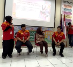 Alumni Tunarungu SLB 01 Jakarta Bagikan Pengalaman Kerja di Alfamart