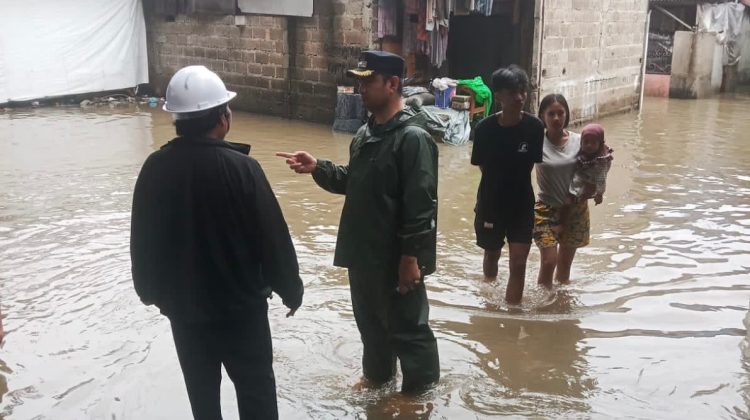 Banjir Satu Meter Kembali Rendam Cakung Barat, Warga Menunggu Solusi Permanen
