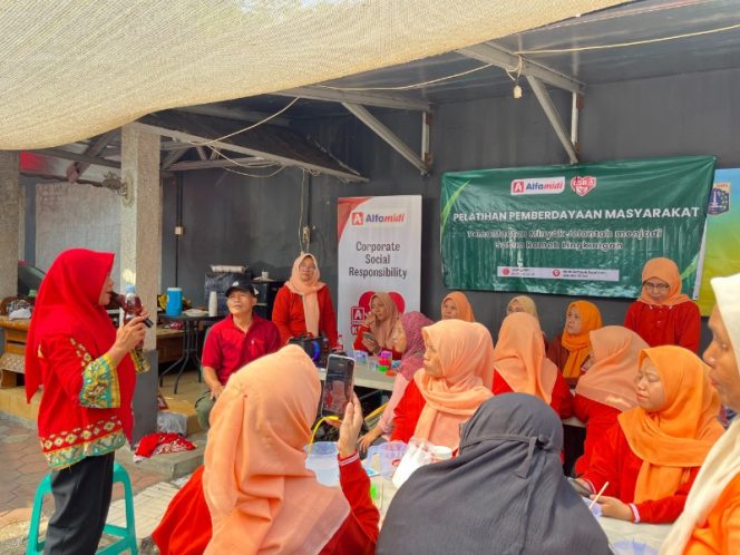 
					Peringati Hari Lingkungan Hidup, Alfamidi Bekasi Latih Warga Olah Jelantah Jadi Sabun