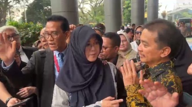 
					Sidang Perdana dr. Tifa Digelar Besok, PN Jaktim Larang Live Media di Agenda Pembuktian