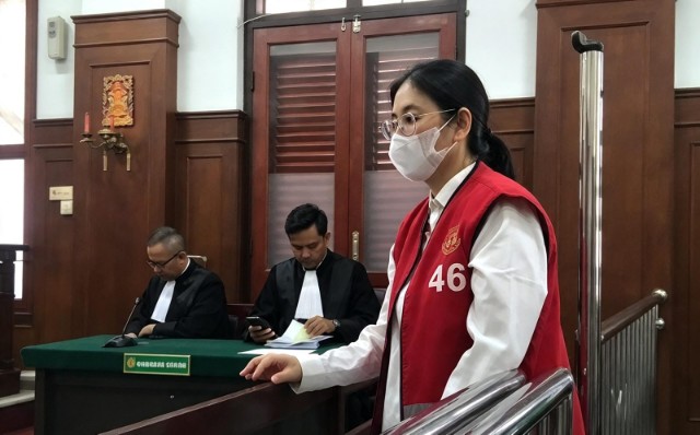 Terdakwa Agustin Widyawati